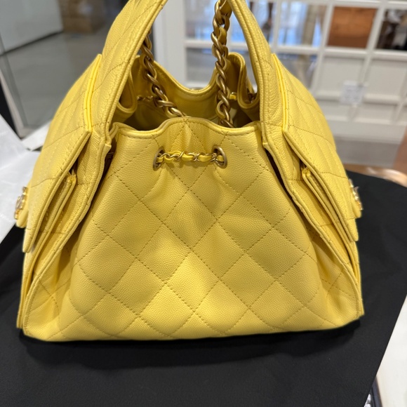 Chanel 25 Small in Yellow - Picture 4 of 4